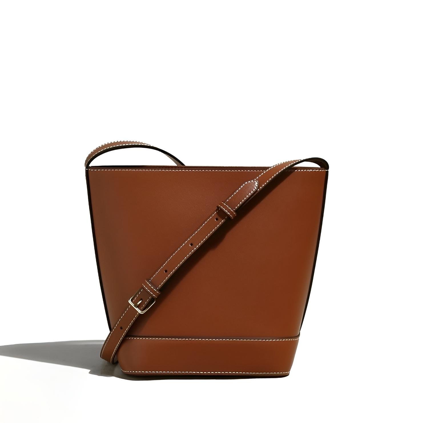 CUIR TRIOMPHE BUCKET BAG - Image 14
