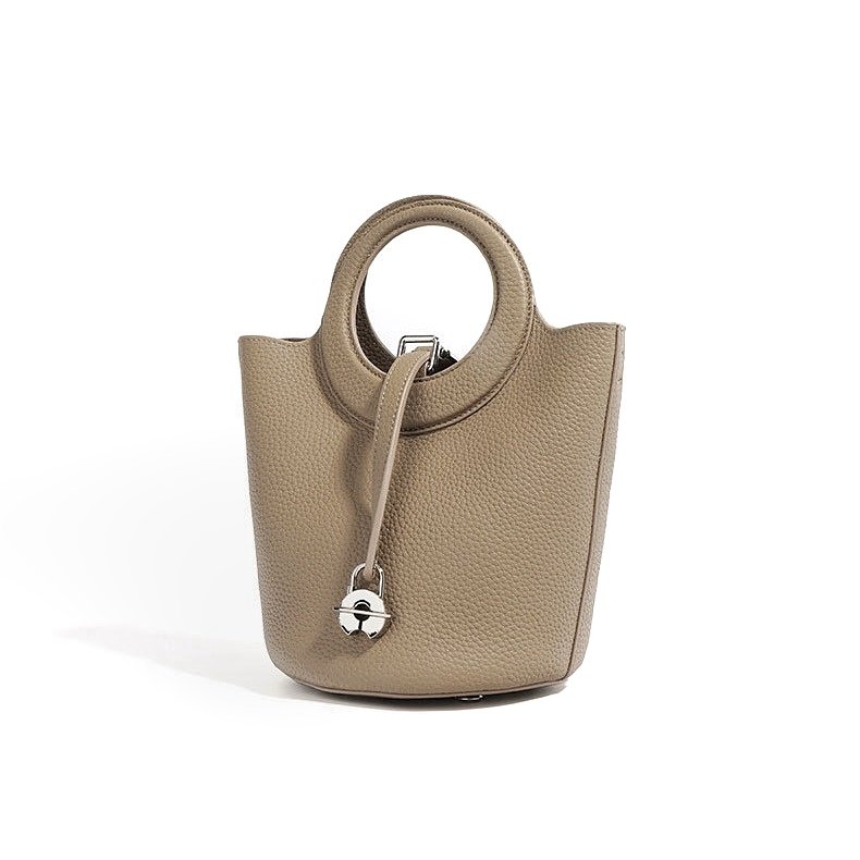 GENEVIEVE - Image 6