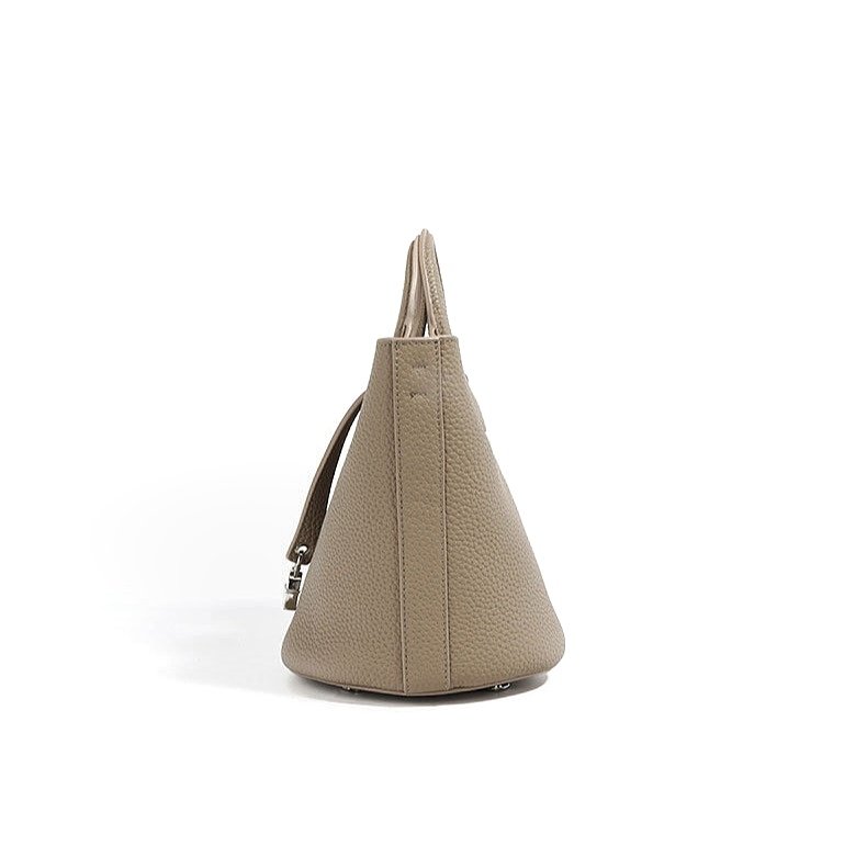 GENEVIEVE - Image 7